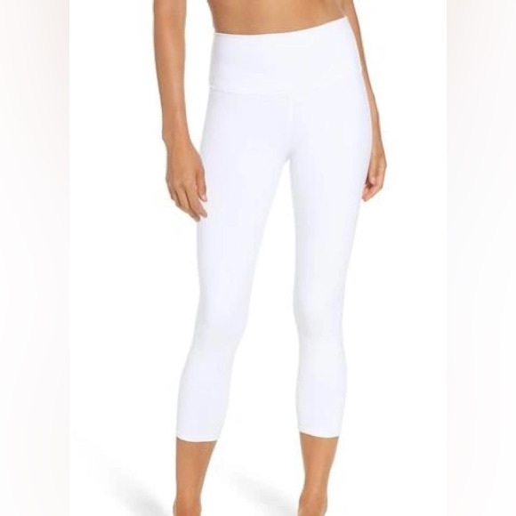 Alo Yoga High-Waist Dash Capri Legging - Picture 2 of 6